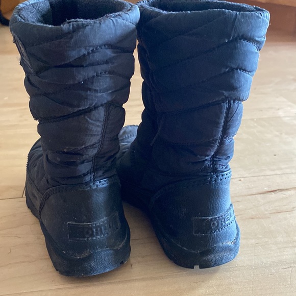 Sorel winter boots - Picture 2 of 5
